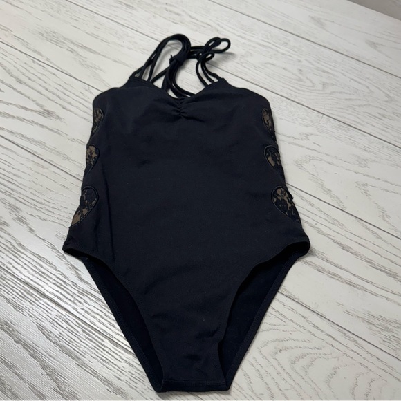Elegant Black One-Piece Swimsuit with Halter Neck - Picture 1 of 9